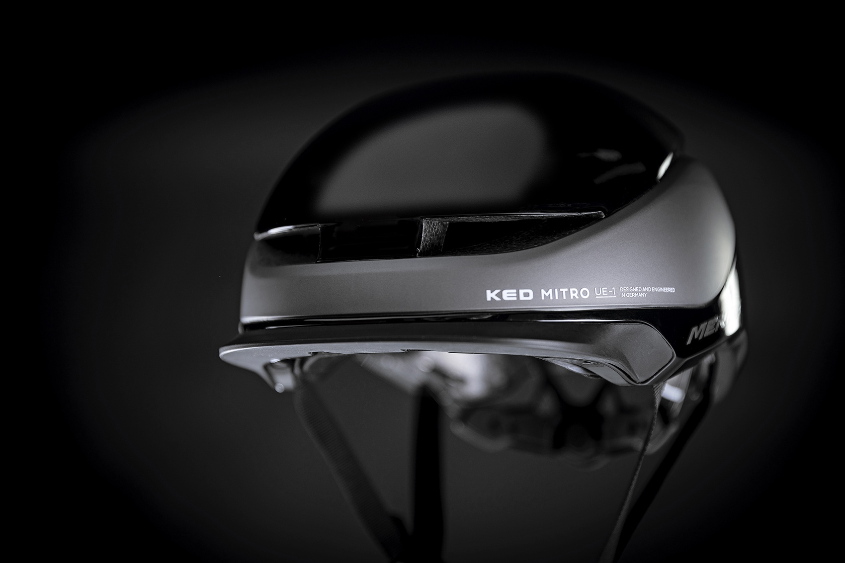 Trademark The beginning genius Merida lança novo capacete KED MITRO UE-1